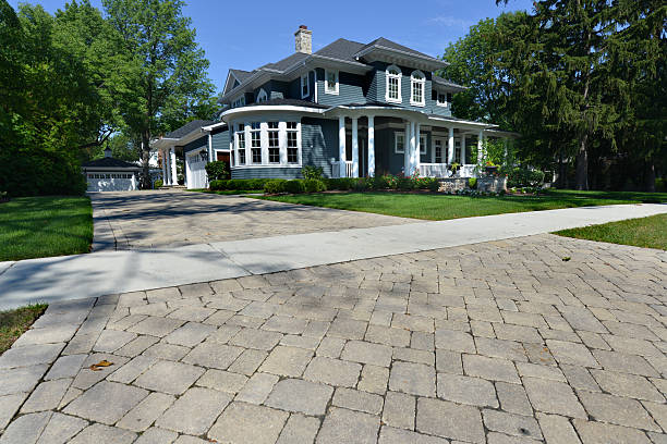 Best Driveway Borders and Edging Pavers in Kingsford, MI